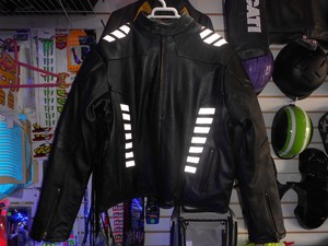 Chamarra 100% Piel para Motociclista !! Reflejante